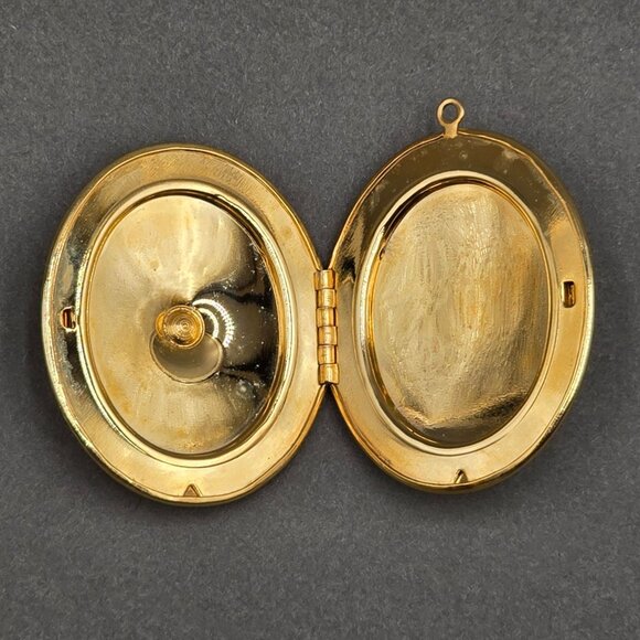 Vintage Gold Tone Filigree Oval Locket Pendant 2" Statement Boho Jewelry - Picture 4 of 5